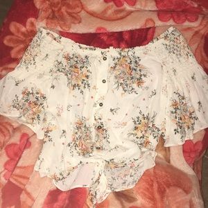 Off-the-shoulder floral top!